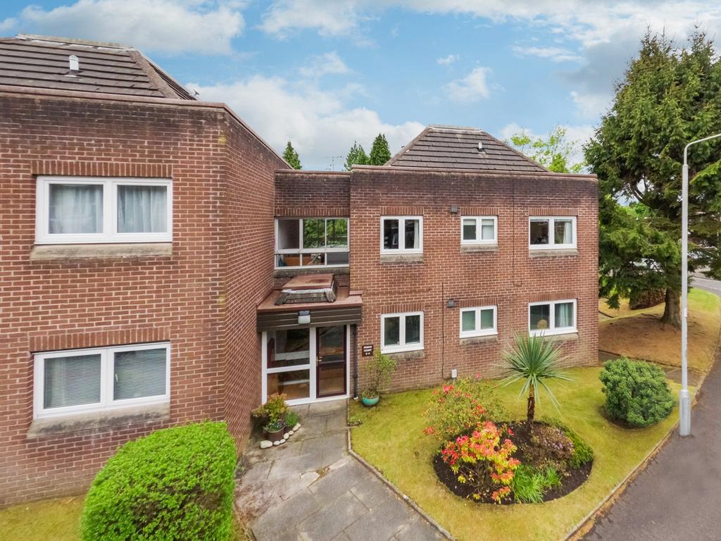 Roman Court, Bearsden, East Dunbartonshire, G61 2HS 2 bed flat £239,000