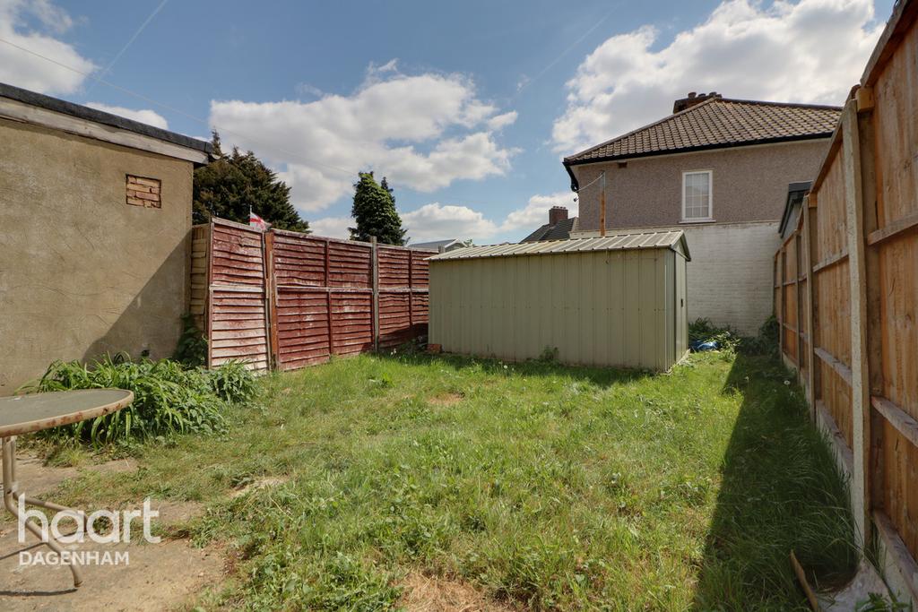 Westfield Road, Dagenham 2 bed terraced house £325,000
