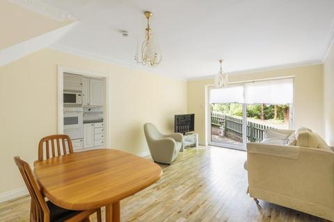 2 bedroom flat for sale - Queens Silver Court,  Rickmansworth Court Northwood,  HA6