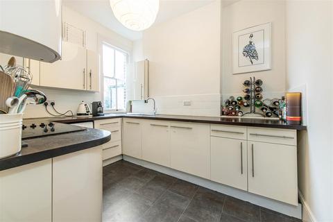 45a Victoria Avenue, Surbiton, KT6 5DN