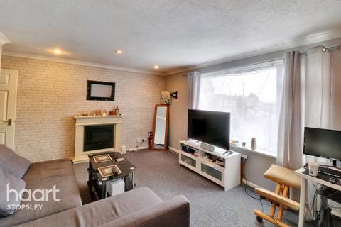 25a Cowdray Close, Luton, LU2 8QS