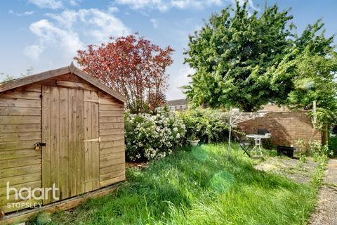 25a Cowdray Close, Luton, LU2 8QS