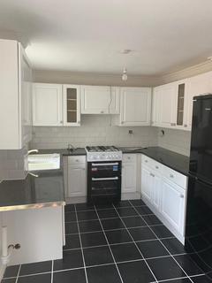 3 bedroom terraced house to rent, Stockley Road, Washington NE38