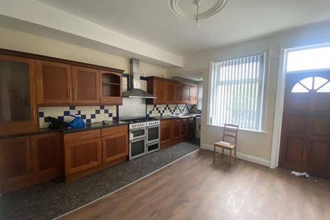3 bedroom terraced house to rent - Northampton Street, Bradford, West Yorkshire, BD3