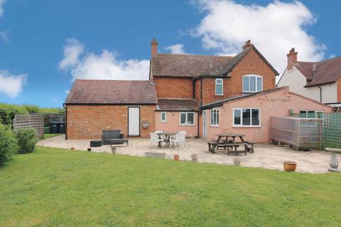 2 Cleeve Road, Marlcliff, Alcester, B50 4NR