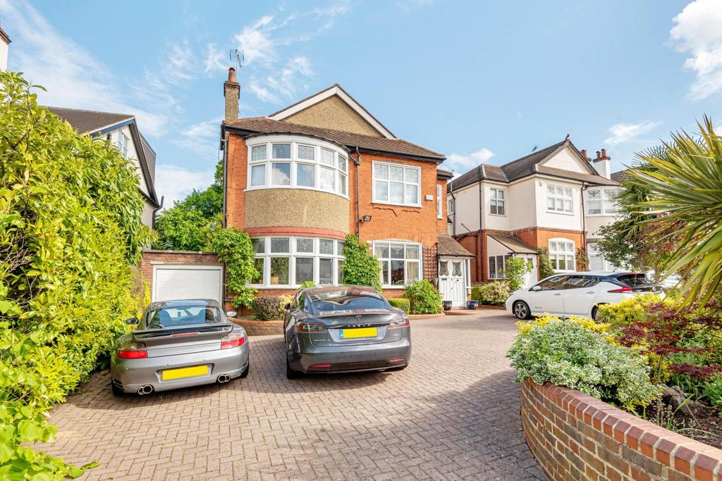 Chandos Avenue, Whetstone 5 bed detached house £2,000,000