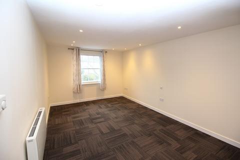 2 bedroom apartment to rent, High Street, CM12