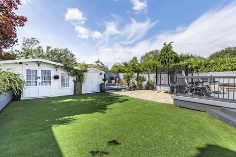 2 Greycot Road, Beckenham, BR3 1TA