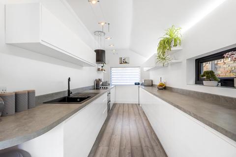 2 Greycot Road, Beckenham, BR3 1TA