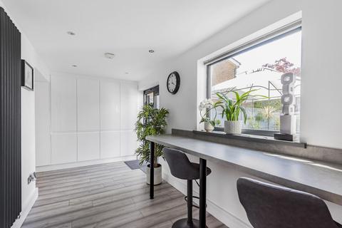 2 Greycot Road, Beckenham, BR3 1TA