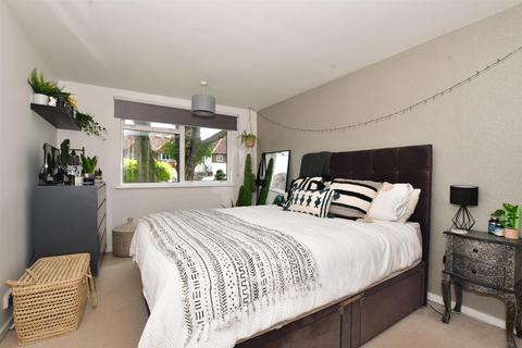 1 Devana End, Carshalton, SM5 2NL