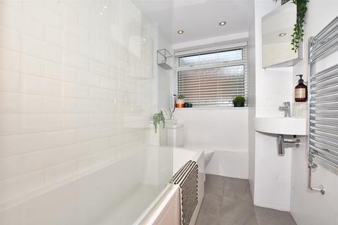 1 Devana End, Carshalton, SM5 2NL