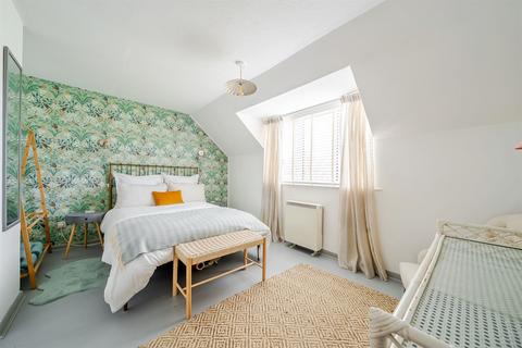 3 bedroom terraced house to rent, Oakfield, Lodsworth, Petworth, GU28