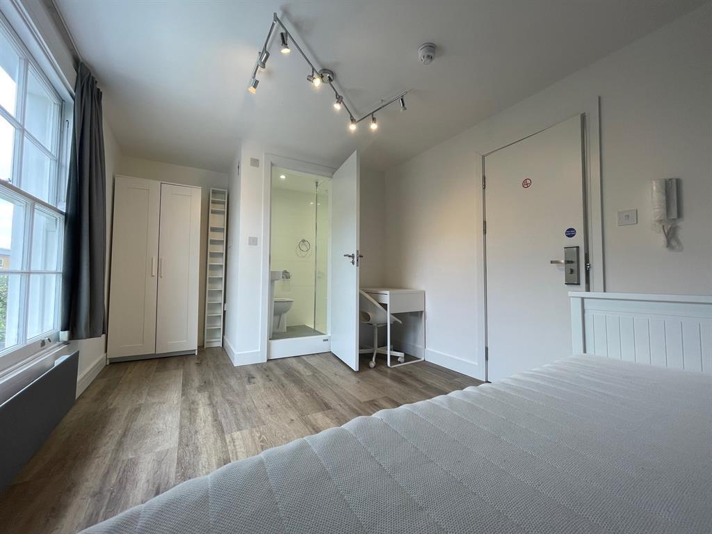 Bayham Street, London, NW1 0AA Flat - £1,100 pcm (£254 pw)