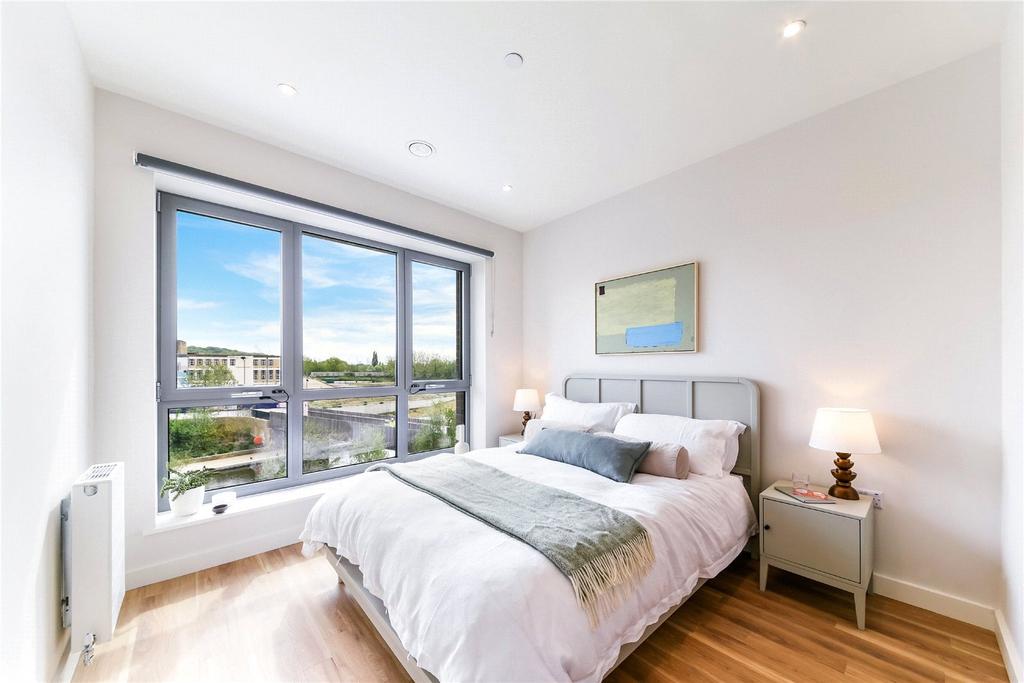 Lyons Dock House, 470 Oldfield Lane... 2 bed apartment £2,430 pcm (£