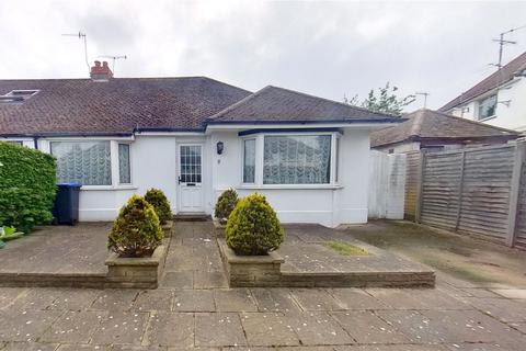 3 bedroom bungalow for sale - Monks Avenue, Lancing, West Sussex, BN15