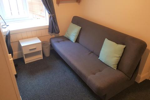 1 bedroom in a house share to rent - Raleigh Street, Nottingham NG7
