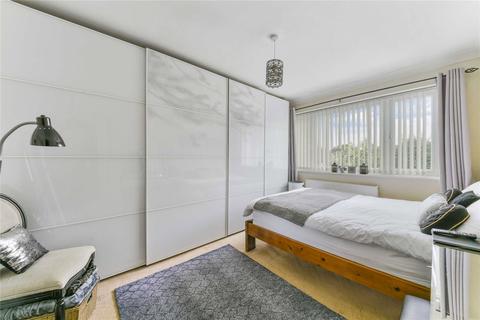 63 Robin Hood Lane, London, SW15 3PX