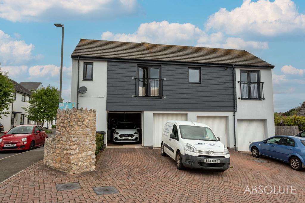 Goodrington, Paignton 2 bed apartment £225,000