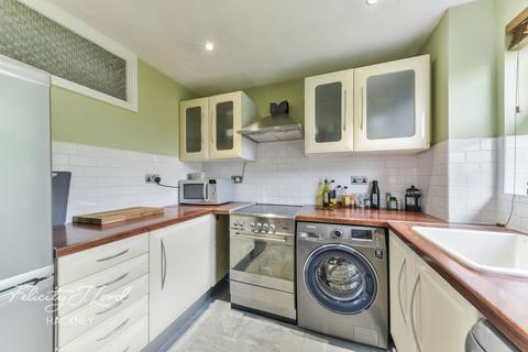 90 Edmeston Close, London, E9 5TL