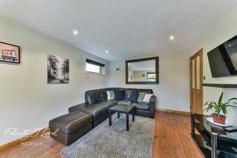 90 Edmeston Close, London, E9 5TL