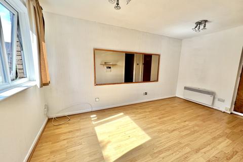Studio to rent, Collingwood Avenue, Newport NP19