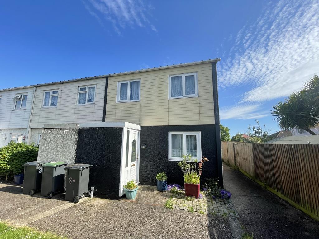 Limes Avenue, Chigwell IG7 3 bed end of terrace house £350,000