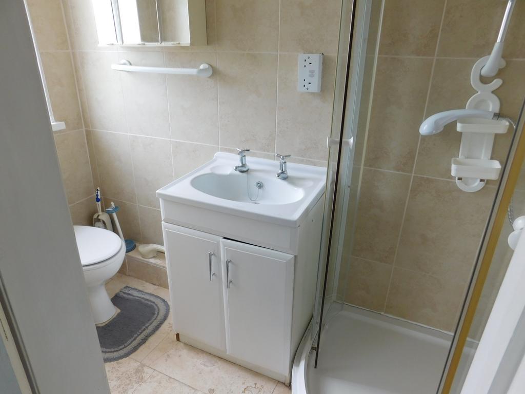 Bed 3 En-Suite