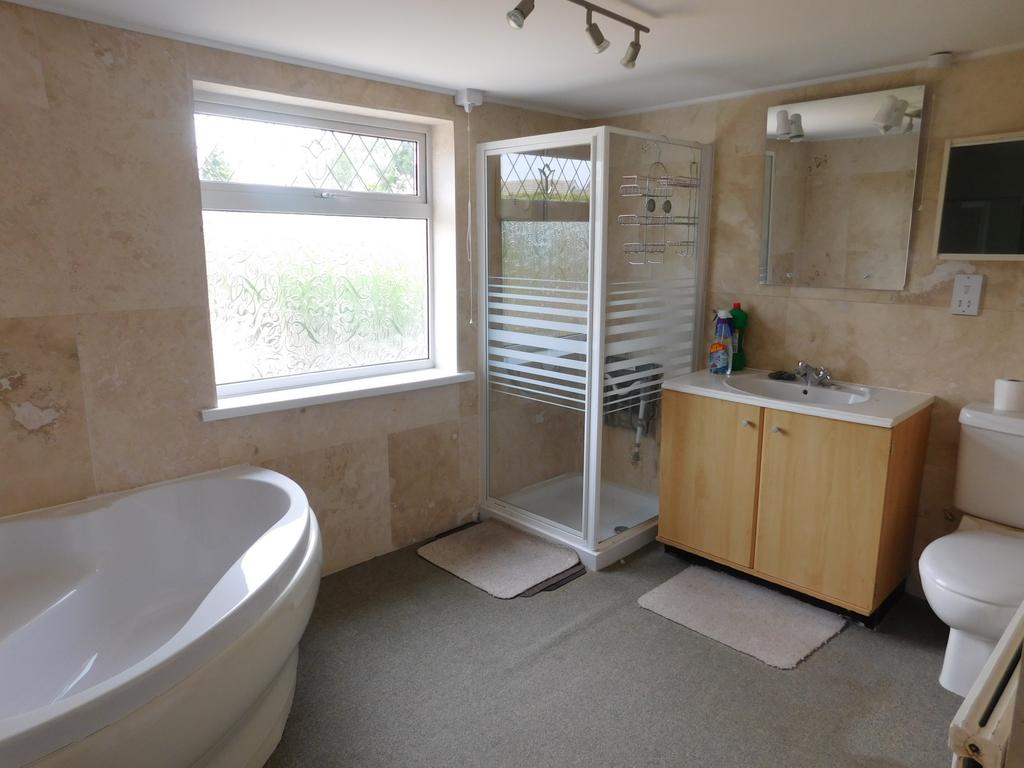 Jack &amp; Jill Bathroom