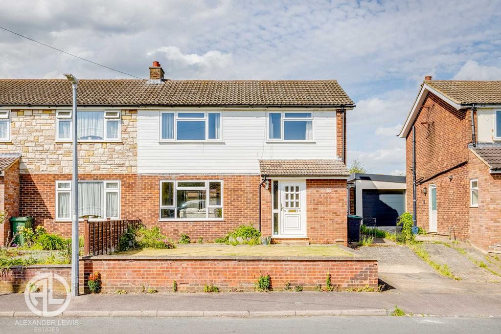 Primrose Lane, Arlesey, SG15 6RD 3 bed semidetached house £325,000