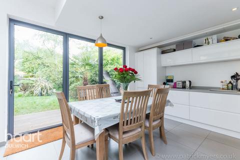 7 Cornflower Terrace, London, SE22 0HH