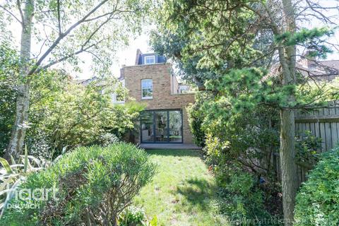 7 Cornflower Terrace, London, SE22 0HH