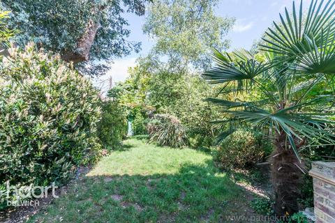 7 Cornflower Terrace, London, SE22 0HH