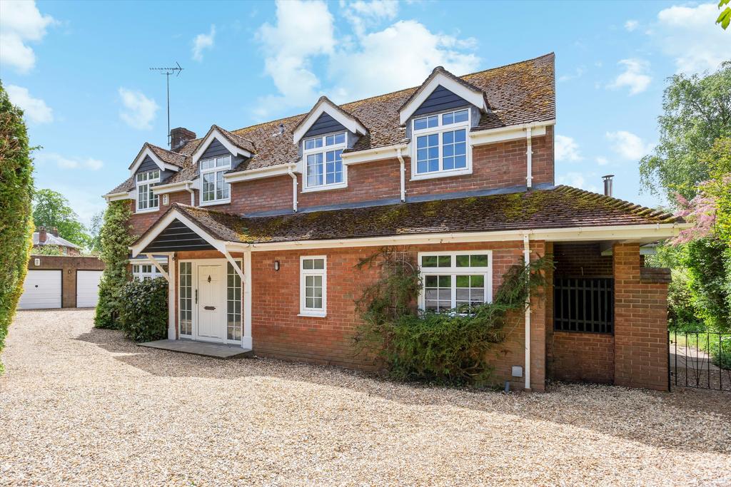 Stoke, Andover, Hampshire, SP11 4 bed village house £925,000