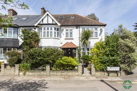 5 bedroom end of terrace house for sale - St. Peter's Avenue, LONDON, E17 3PU
