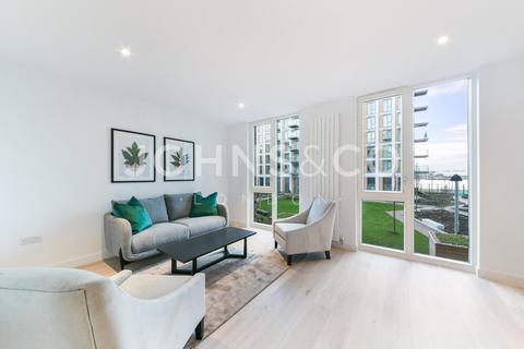 4 bedroom terraced house to rent - Schooner Road, Royal Wharf, London, E16