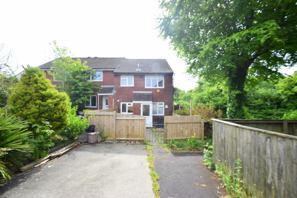 39 Hazeldene Avenue, Brackla... 1 bed end of terrace house £104,950