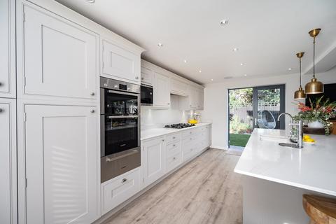 31 Apsley Grove, Dorridge, Solihull, B93 8QP
