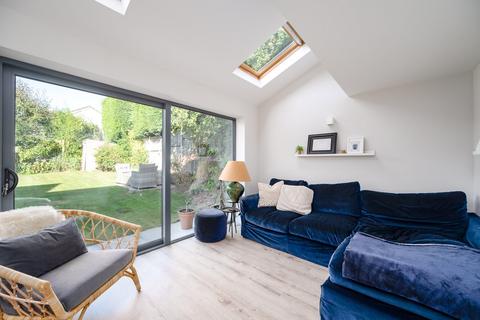 31 Apsley Grove, Dorridge, Solihull, B93 8QP