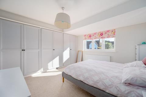 31 Apsley Grove, Dorridge, Solihull, B93 8QP