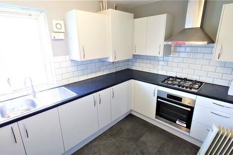 2 bedroom apartment to rent - Croyde Avenue, Hayes, Greater London, UB3