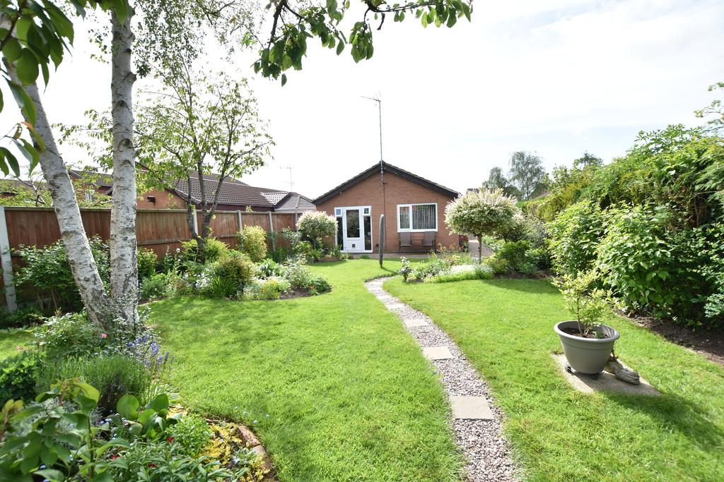 Barony Way, Chester 4 bed detached bungalow £295,000