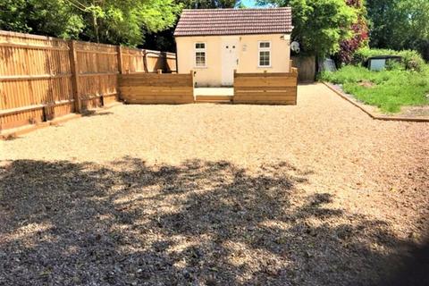 1 bedroom detached house to rent, Farnham Royal