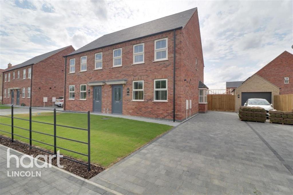 Dunston Road, Metheringham 3 bed semidetached house £995 pcm (£230 pw)