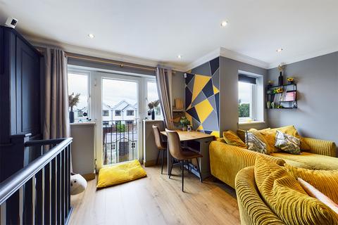 175a The Fairway, Ruislip, HA4 0SN