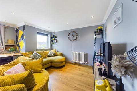 175a The Fairway, Ruislip, HA4 0SN