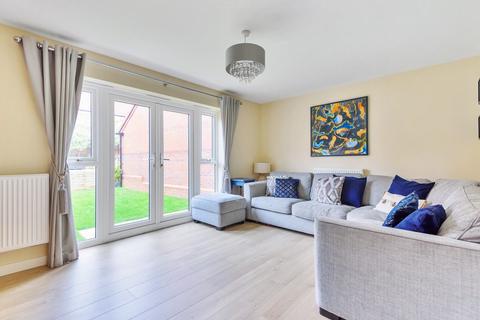 3 bedroom townhouse for sale - Blyth Close, Blofield, Norwich