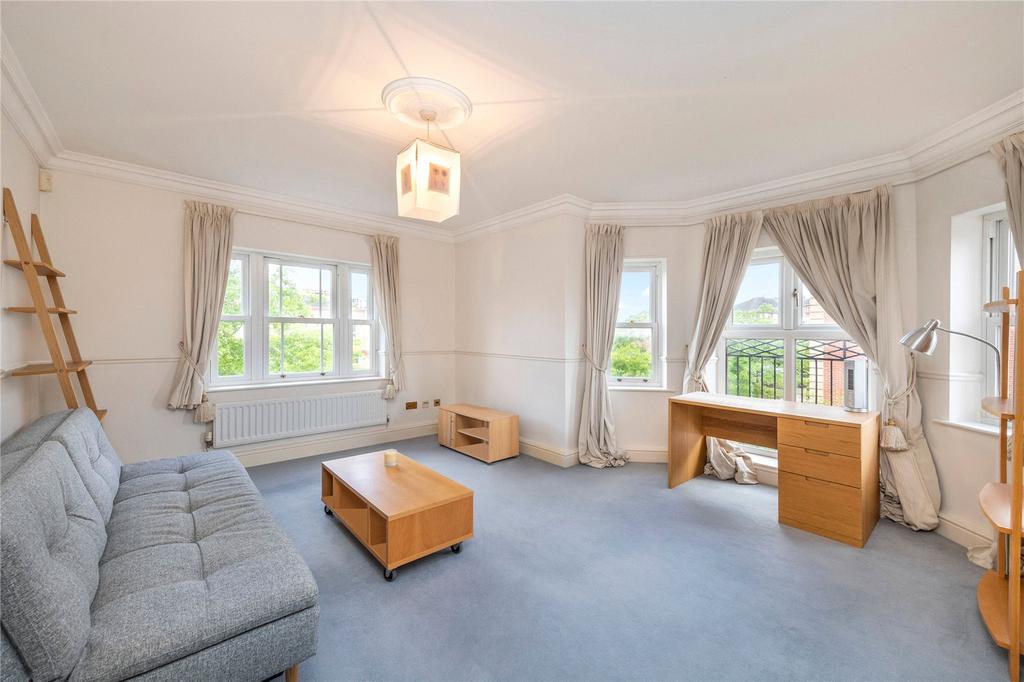 Trinity Church Road, Barnes, London 1 bed flat £1,750 pcm (£404 pw)