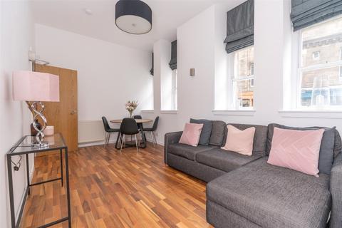 2 bedroom flat to rent, 2/1 Cowgatehead, Edinburgh, EH1