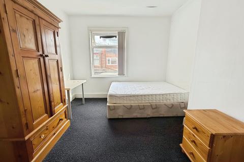undefined, Beverly Road, Manchester, M14